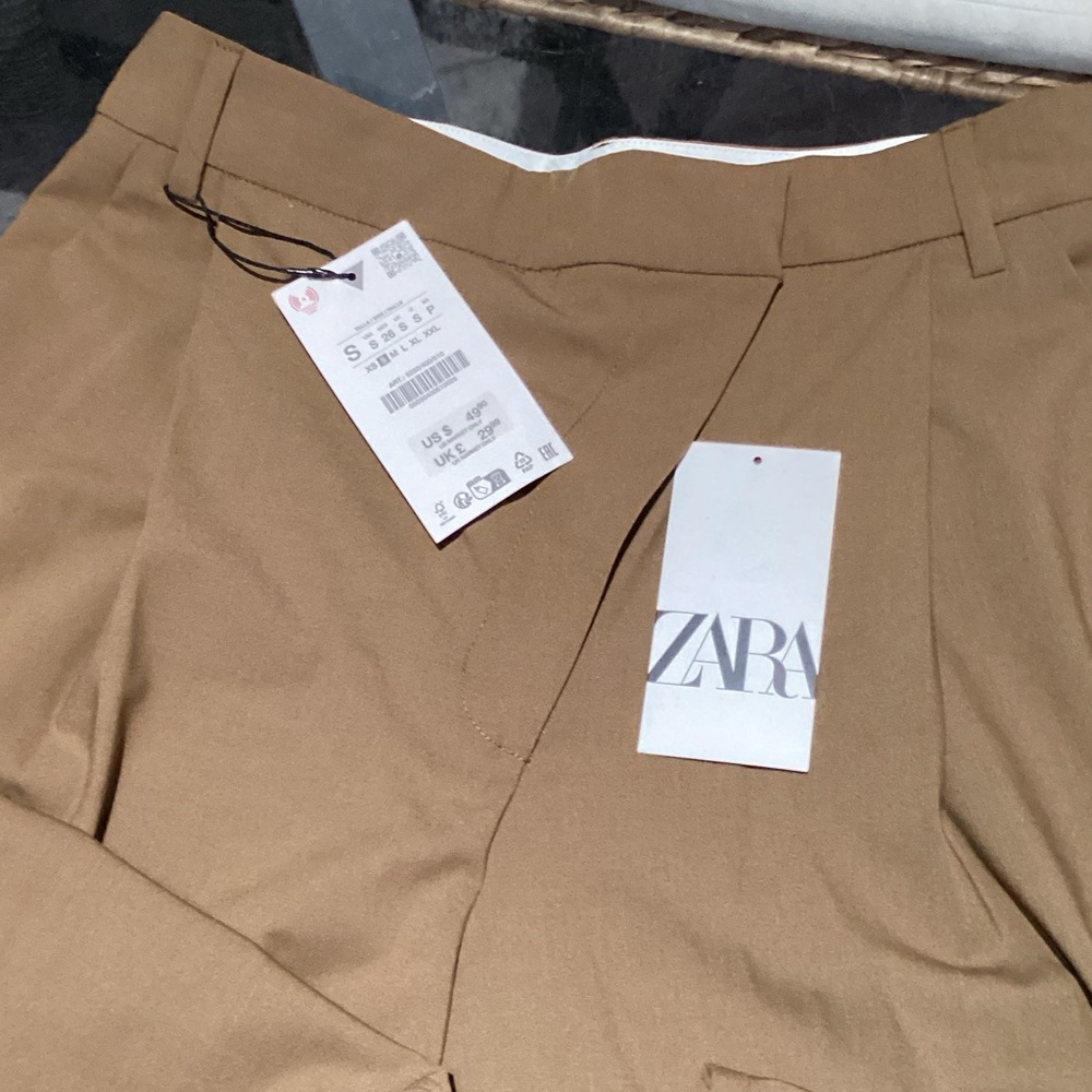 Zara women’s pleated trouser. Khaki Greenish